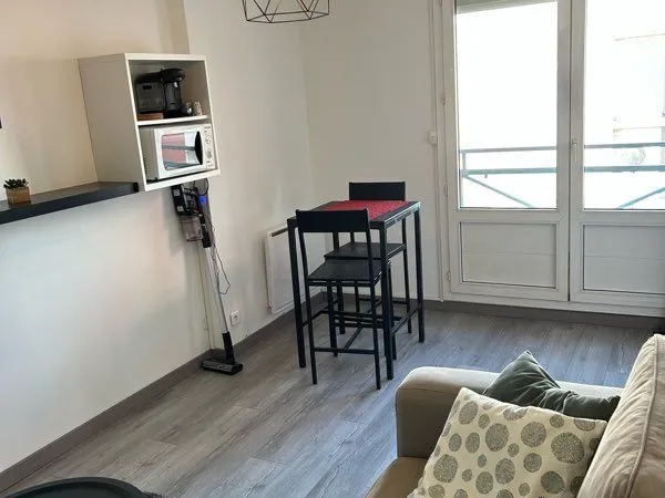 Studio Meublé Très Bon État