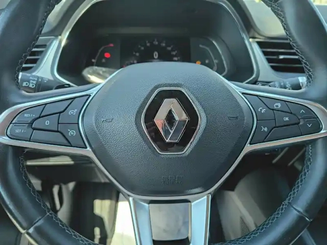 Renault Captur blue dci 115 edc — photo 14