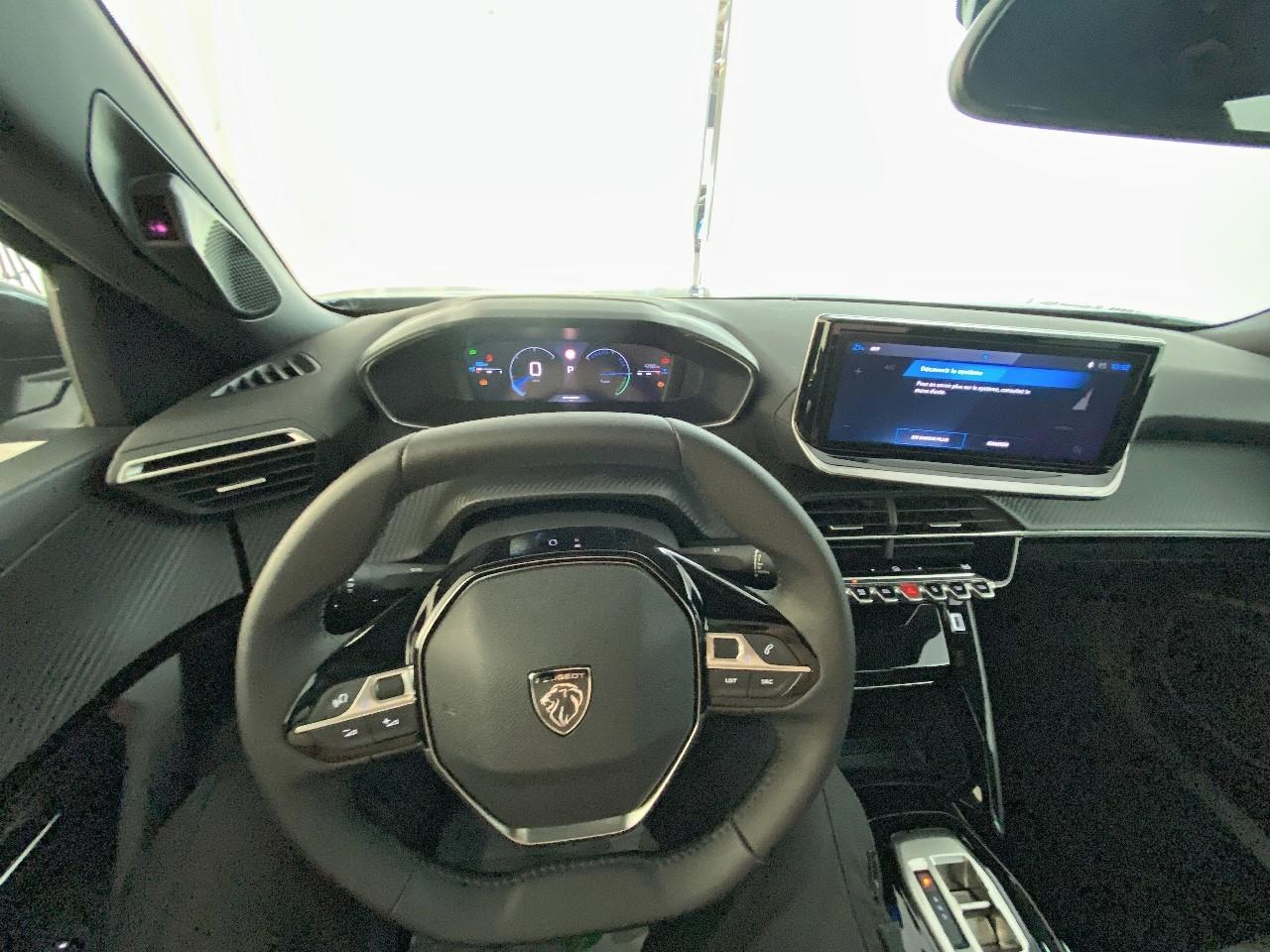 Peugeot 2008 hybrid 145 ch e-dcs6 allure — photo 12