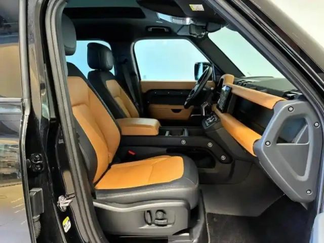 Land Rover Defender 110 2.0 p400e x-dynamic hse — photo 3