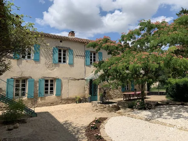 Maison 6 pièces 345 m²