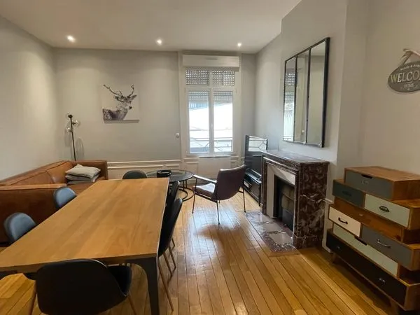 T3 meuble de 60m2, hyper centre, 1100 charges comprises