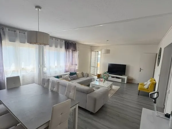 Appartement T3 lumineux de 77 m² avec balcon, parking et cave