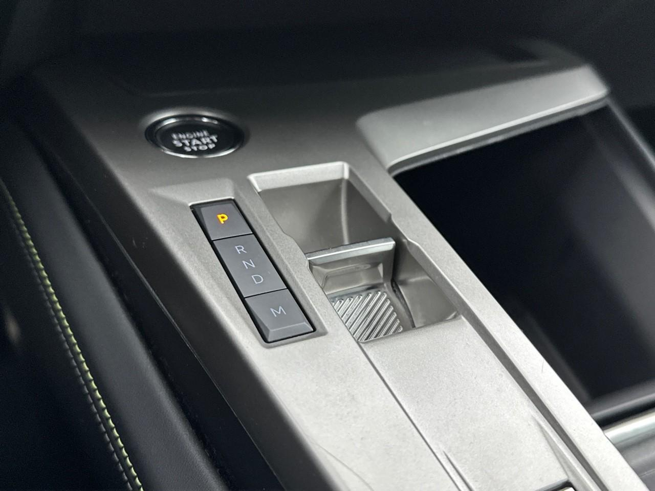 Peugeot 408 hybrid 145 e-dcs6 gt — photo 29
