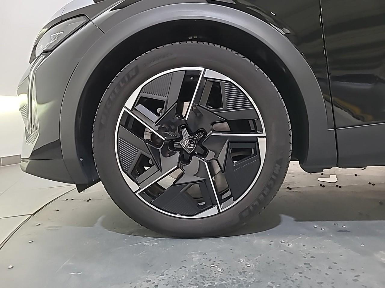 Peugeot 408 hybrid 136 e-dcs6 gt — photo 16