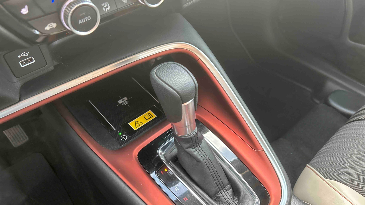 Honda HR-V e:HEV 1.5 i-MMD — photo 16