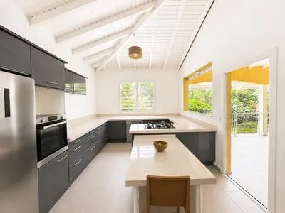 À louer Villa récente 4 chambres Les Abymes