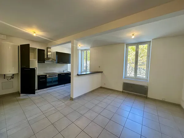APPARTEMENT DEUX CHAMBRES PROCHE DU CENTRE-VILLE
