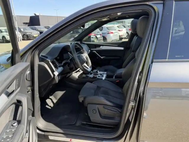 Audi Q5 55 tfsi e 2.0 367 s line quatt — photo 14