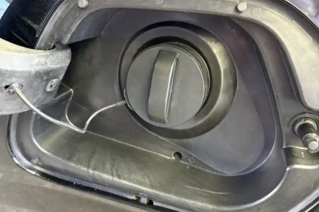 Peugeot 208 puretech 100 s&amp;s eat8 — photo 27