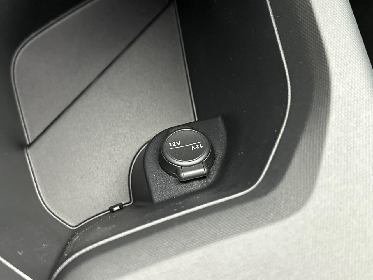 Peugeot 3008 hybrid 145 e-dcs6 allure — photo 33