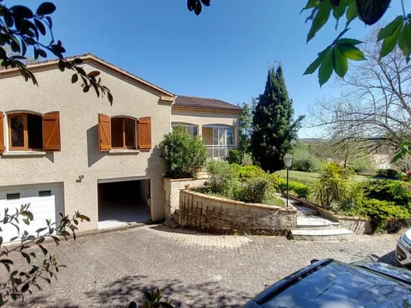 Maison castelnau de lévis 6 pièces 153m2 et 5500m2 de terrai