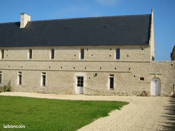 Magnifique maison en pierres proche de la gare de Bayeux