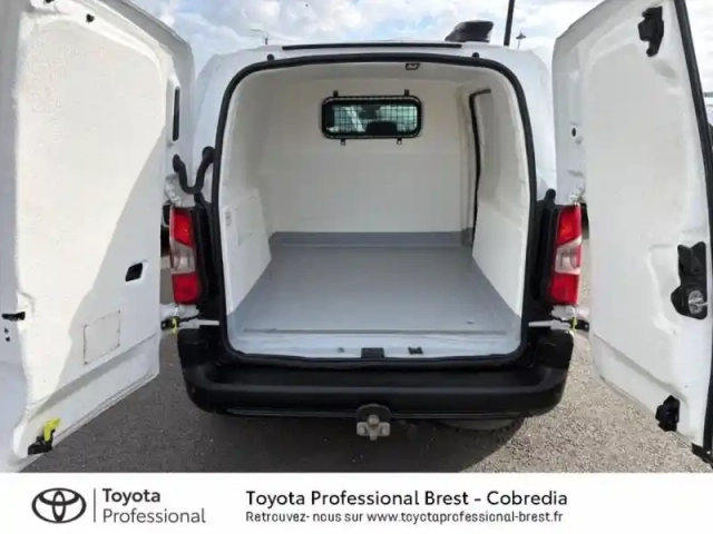 Toyota Proace city medium 100 d-4d business — photo 10