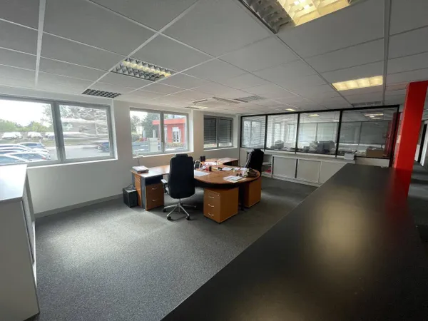 Bureau 262 m²