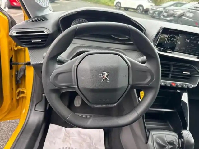 Peugeot 208 puretech 75 s&amp;s bvm5 like — photo 12