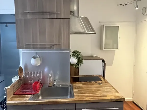 Loue studio meublé à Paris 17ème (Brochant / Guy Moquet)