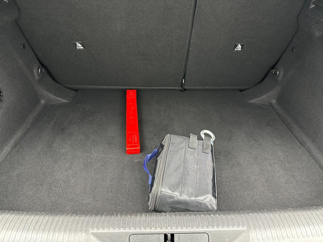 Peugeot 308 hybrid 145 e-dcs6 allure — photo 8