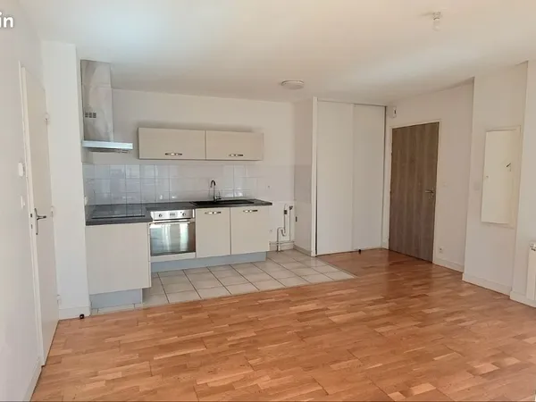 Bel appartement T2 proche place St Michel