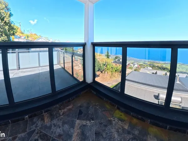 A vendre SAINT LEU : Villa F4 contemporaine F4 - Vue Océan