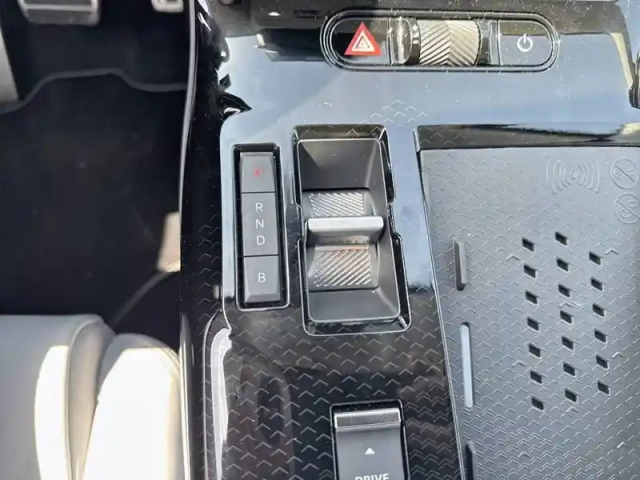 Citroën C5 Aircross hybride rechargeable 195 ch e-eat7 — photo 14
