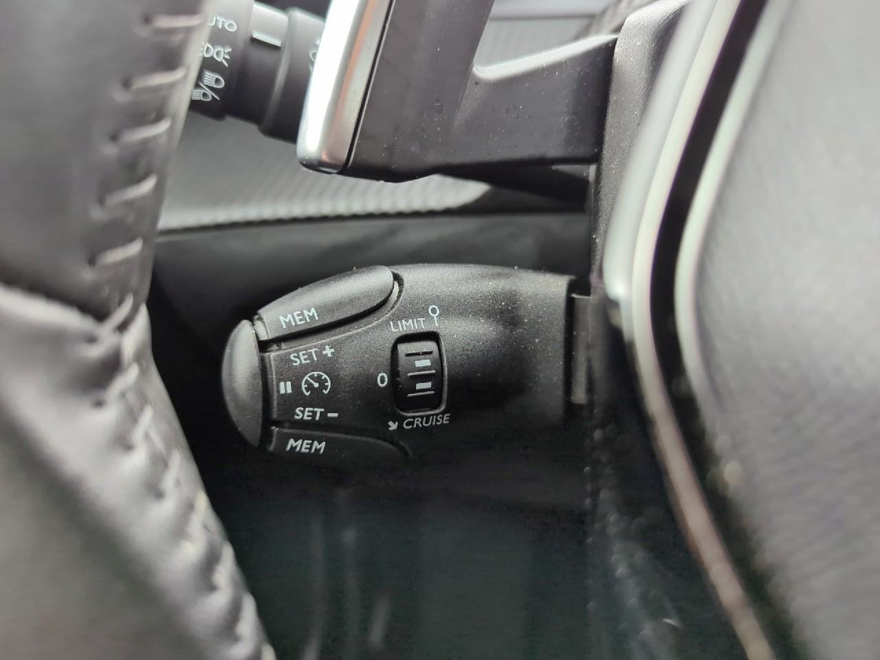 Peugeot 2008 hybrid 145 ch e-dcs6 allure — photo 20