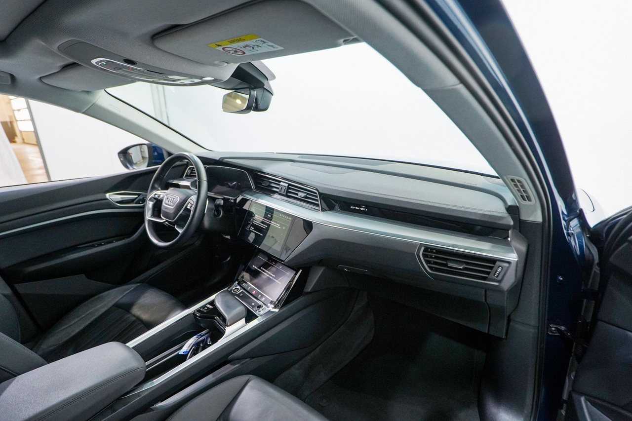 Audi e-tron — photo 31