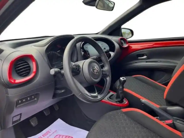 Toyota Aygo x 1.0 vvt-i 72ch design — photo 14