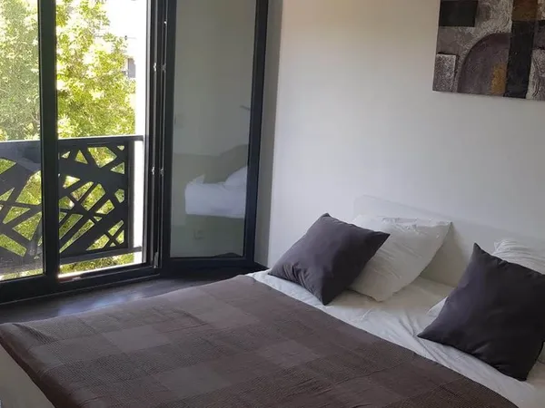 F2 meublé tout inclus, balcon, RER A à 300 m