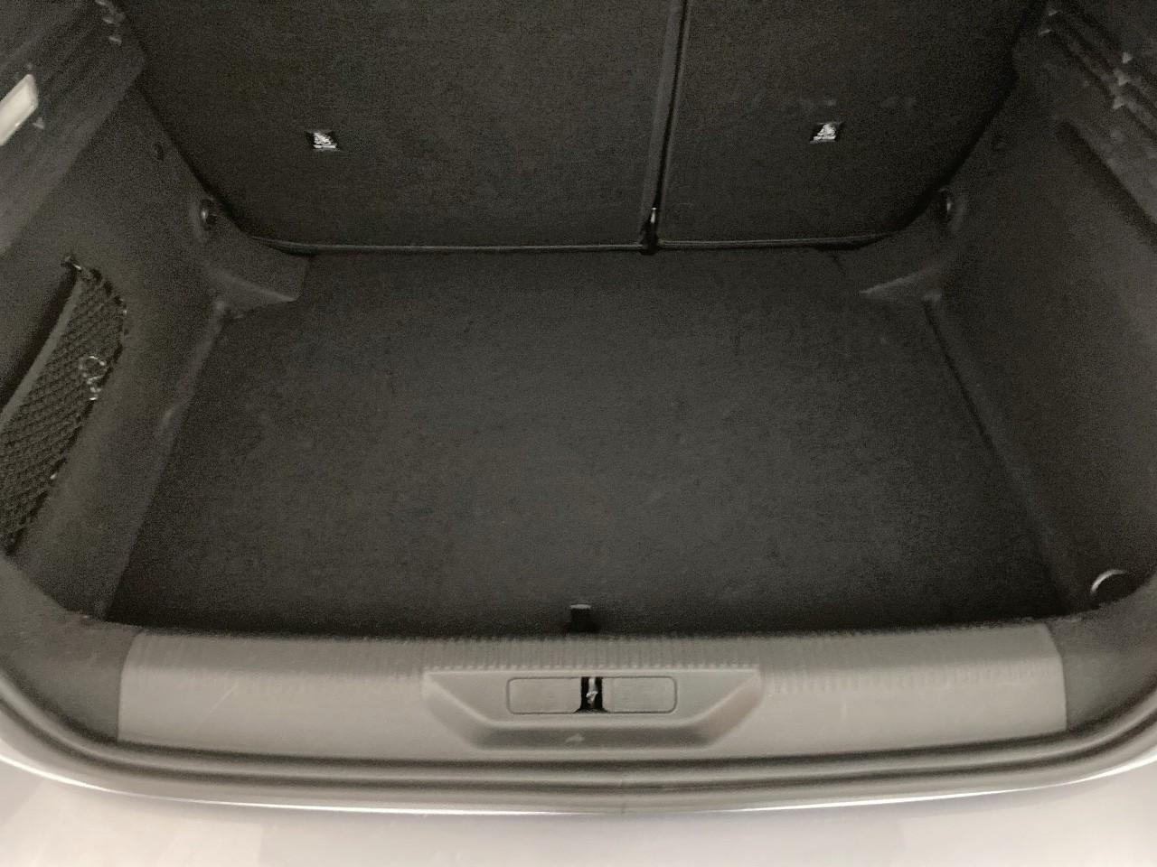Peugeot 308 hybrid 145 e-dcs6 allure — photo 6