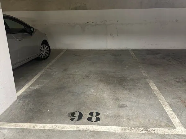 Place de PARKING à louer