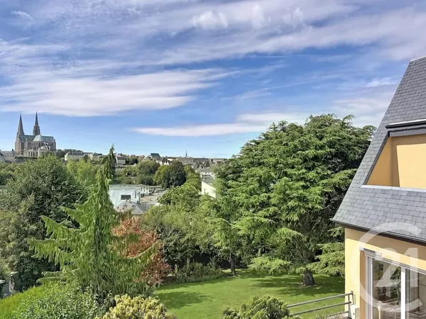 Maison 10 pièces 330 m²