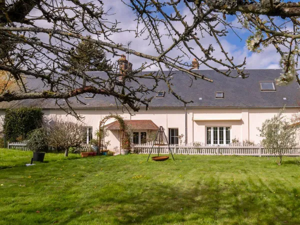 Maison 12 pièces 320 m²