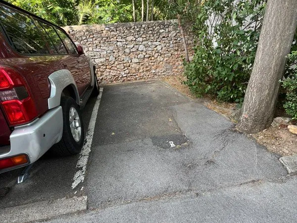 Parking protégé