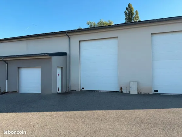 Entrepot et bureau