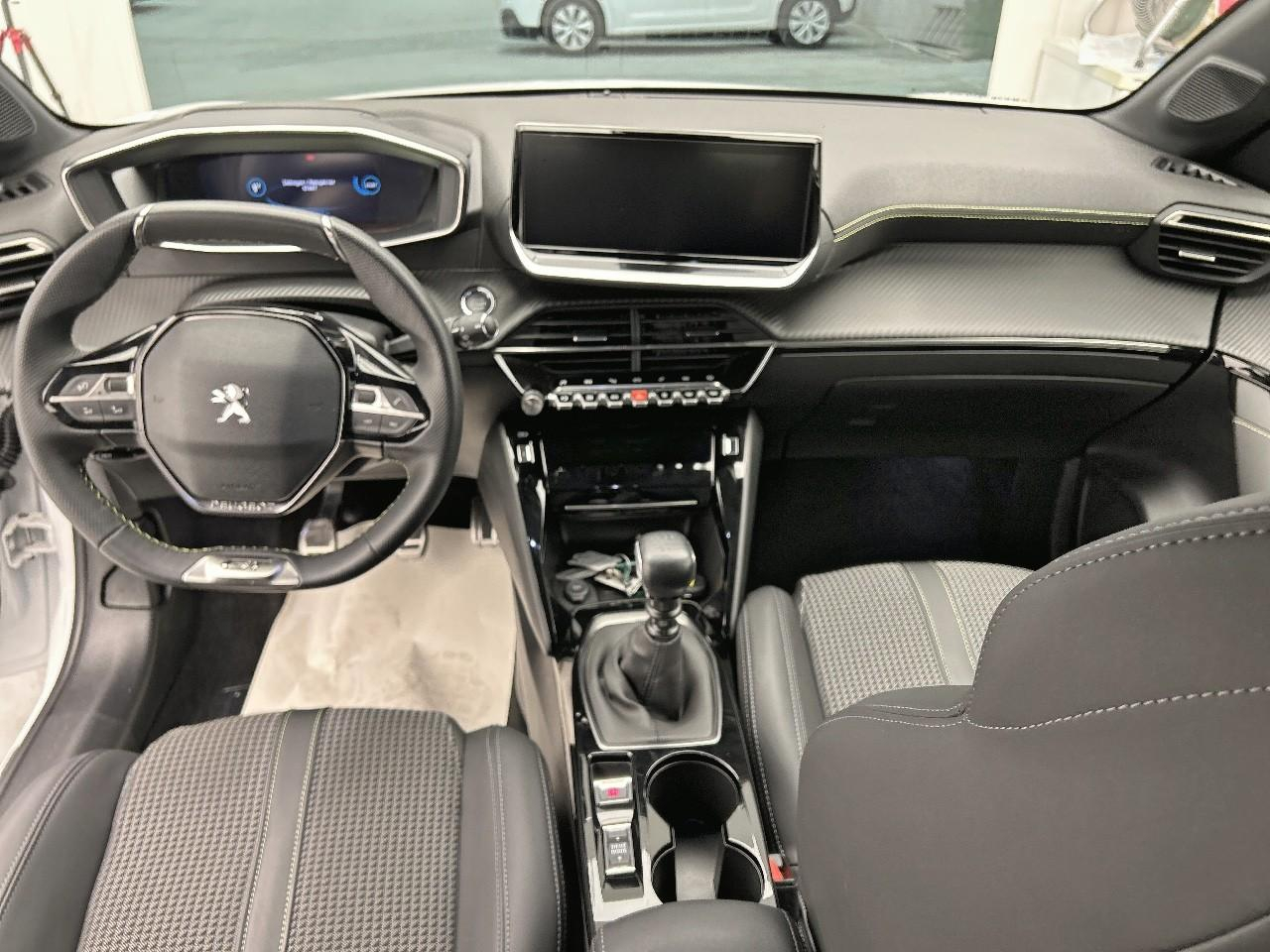 Peugeot 208 puretech 100 s&s bvm6 gt — photo 12