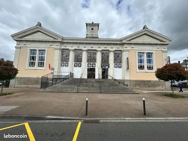 Local commercial 228 m²