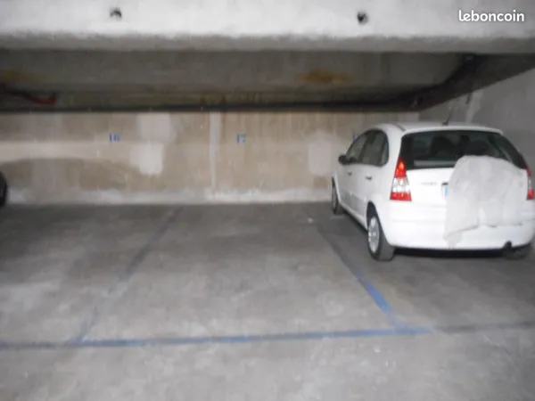 Place de parking à louer quartier Simplon - Poissonniers