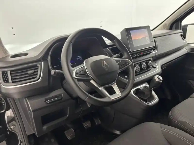 Renault Trafic blue dci 150 — photo 19