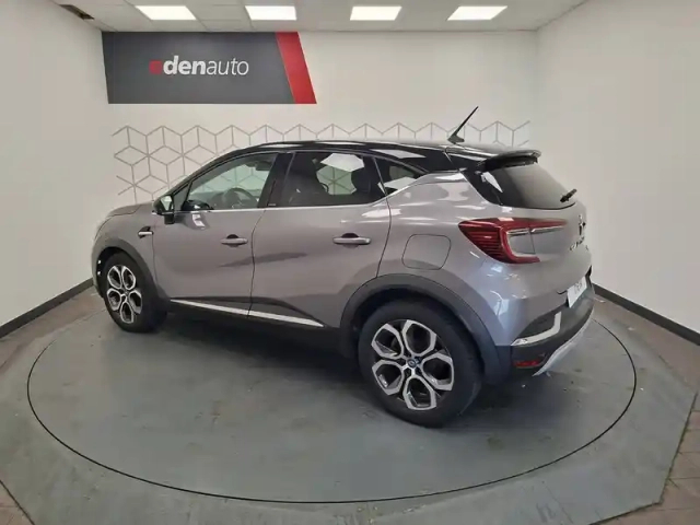 Renault Captur e-tech plug-in 160 — photo 4