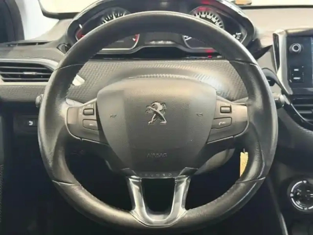 Peugeot 208 1.2  82 style 5 portes gps radar carplay — photo 15