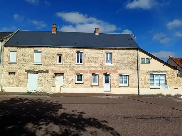 LONGÈRE EN PIERRE DE CARACTÈRE - 222 M² - 5 CHAMBRES - 140 M² DE DÉPENDANCES - TERRAIN 1 500 M² VAL 
