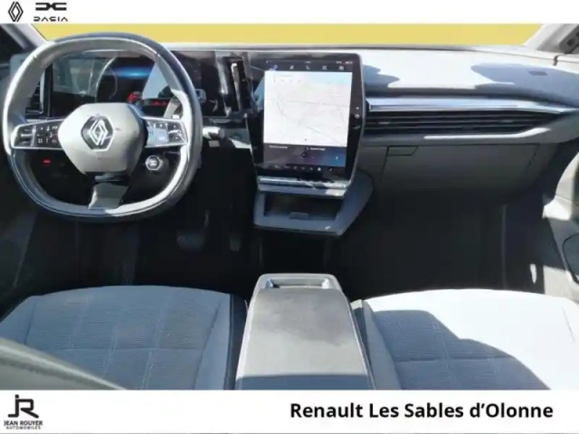 Renault Megane e-tech electric ev60 220ch techno super charge — photo 5