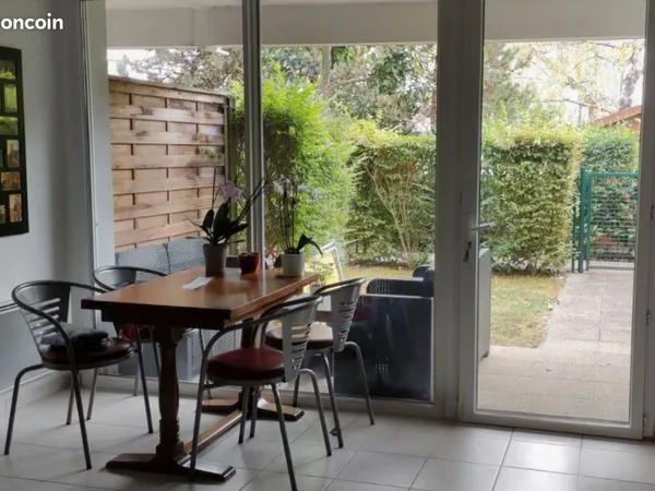 Appartement 2 pièces 43 m² RDC/jardin