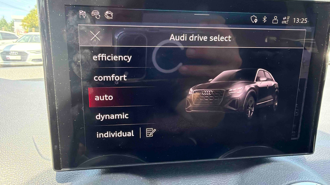 Audi Q2 35 TFSI 150 S tronic 7 — photo 18