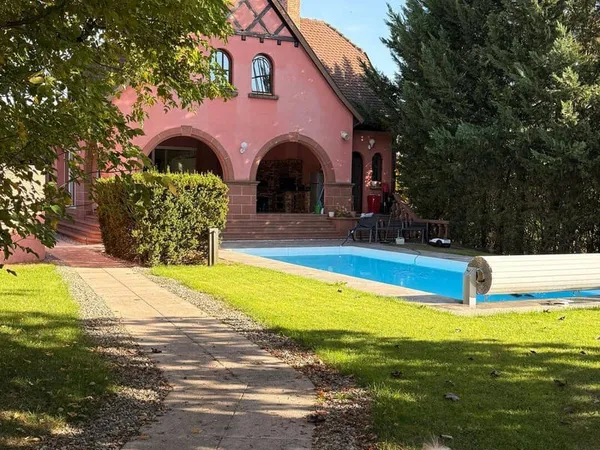Maison 5 pièces 230 m²