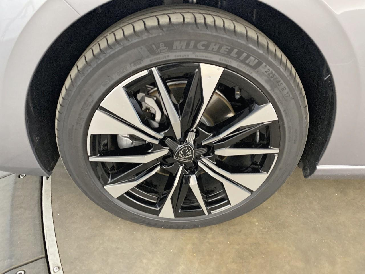 Peugeot 308 sw bluehdi 130ch s&s eat8 allure — photo 11