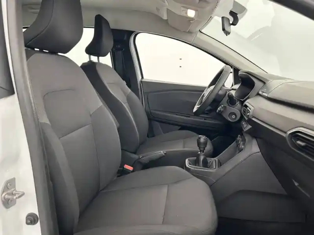 Dacia Sandero sce 65 — photo 23