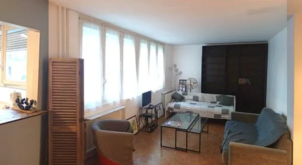 Location Appartement F2. Paris. Entre mairie du 18eme et Lamarck
