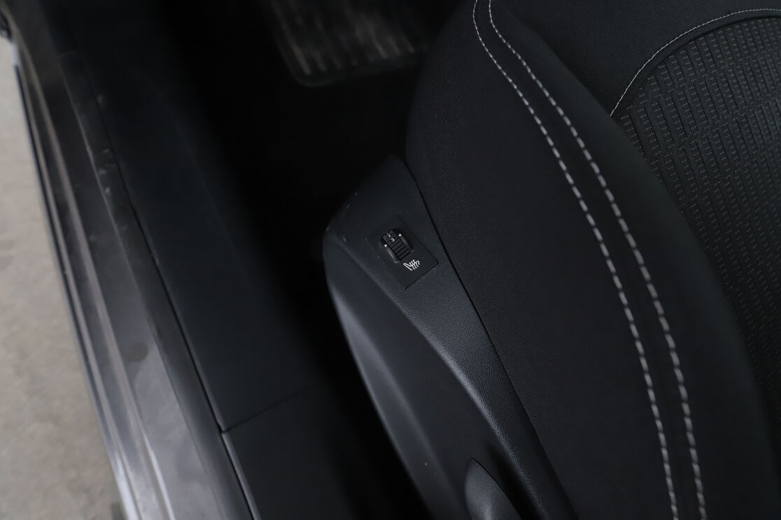 Peugeot 208 1.2 PureTech Active — photo 10